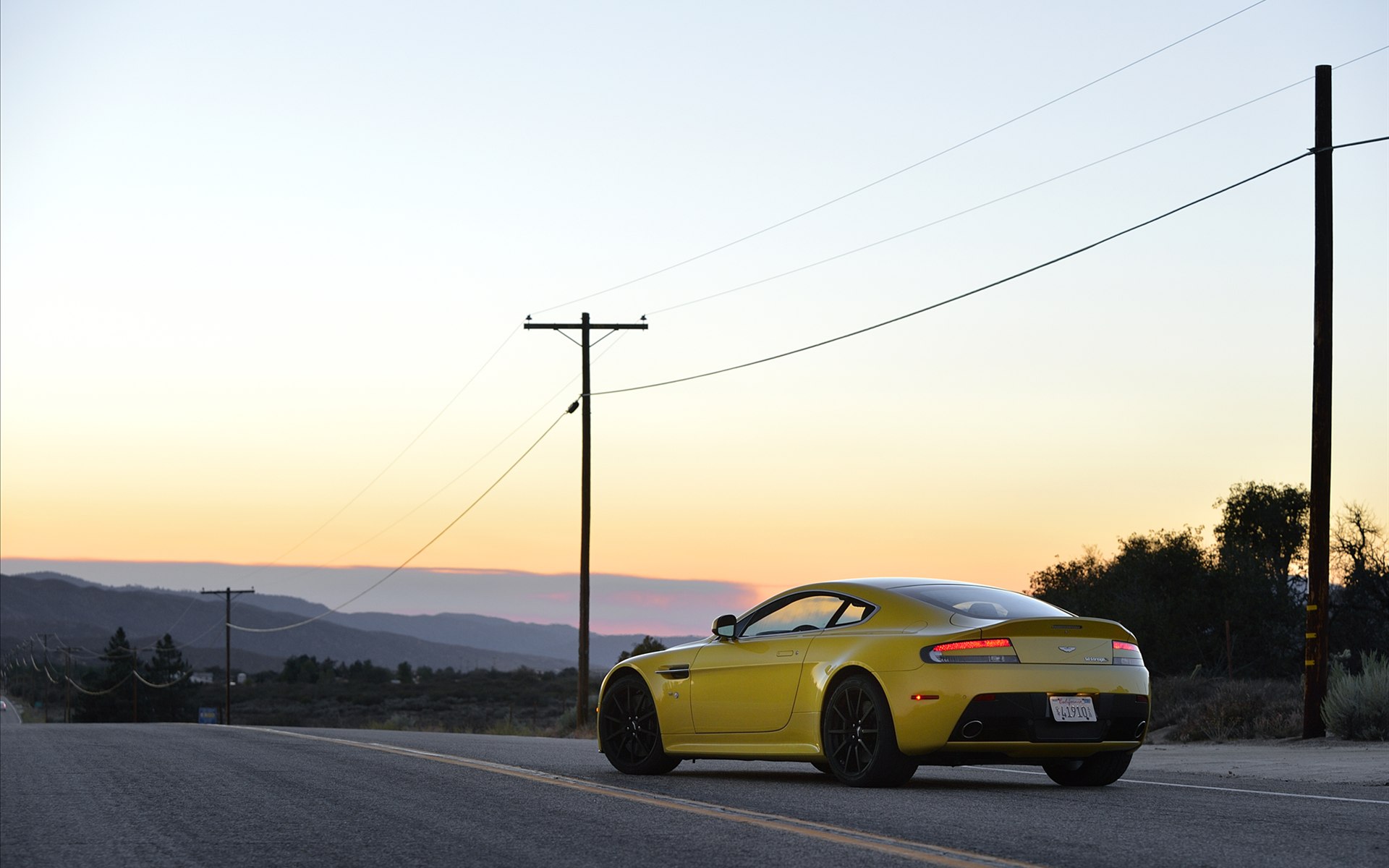 Aston Martin V12 Vantage S 2014